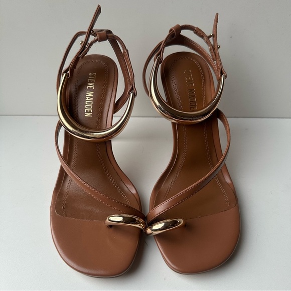 Steve Madden Shoes - Steve Madden T-Strap Heeled Sandals Brown Tan Gold Toe Ring Ankle Strap Size 6